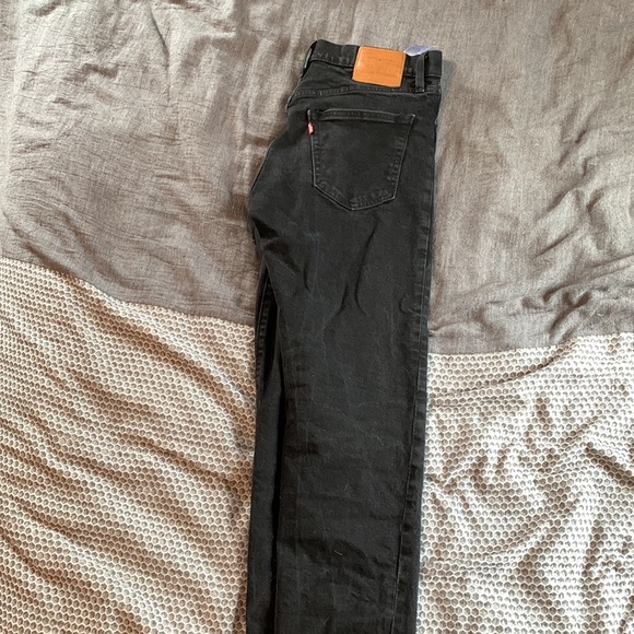 Black Levi’s jeans - Picture 2 of 4